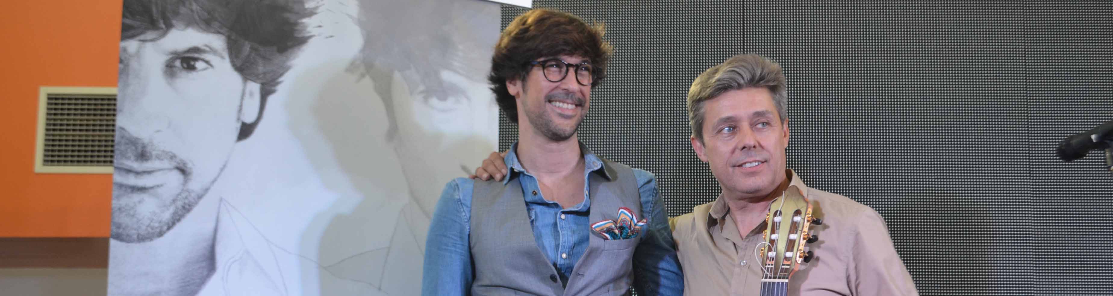 Manuel Lombo junto al guitarrista y productor Pedro Sierra