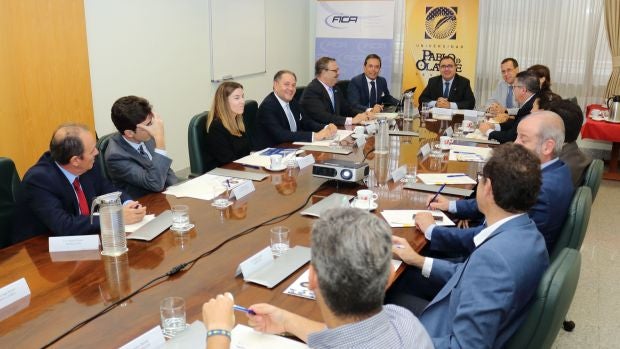 Las once mayores empresas de Alcalá y la Olavide sellan una alianza para fomentar el crecimiento económico