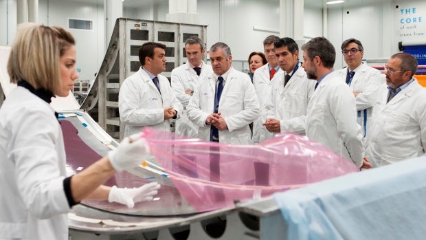 El consejero de Empleo ha visitado las obras de ampliación de la empresa