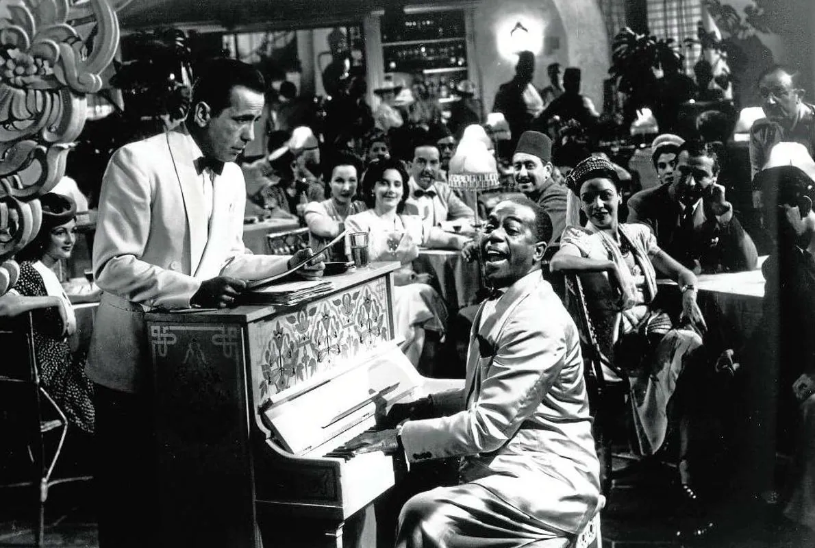 Escena de la película Casablanca.