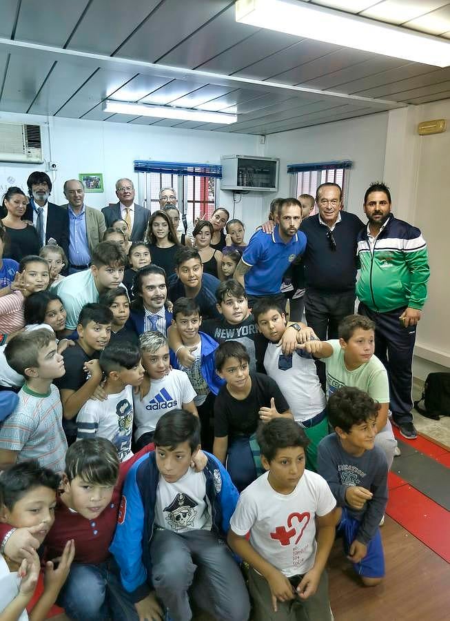Curro Romero en las Tres Mil Viviendas