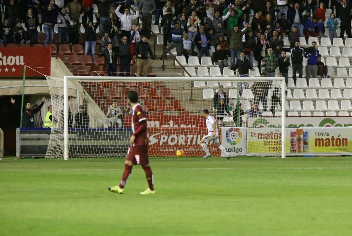 El CCF sigue líder pese a la derrota. Jona y César Díaz marcaron los goles del Albacete en la segunda mitad
