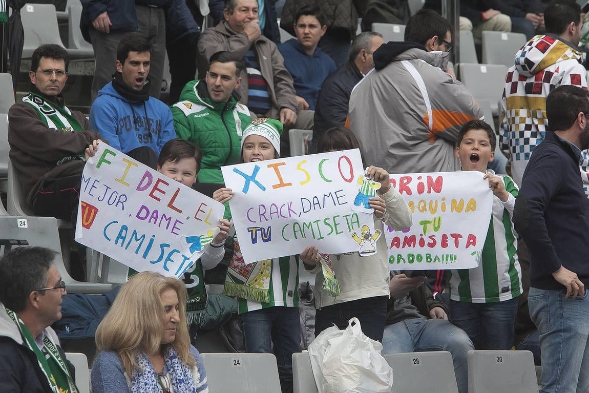 Las gradas en el partido contra el Mirandés