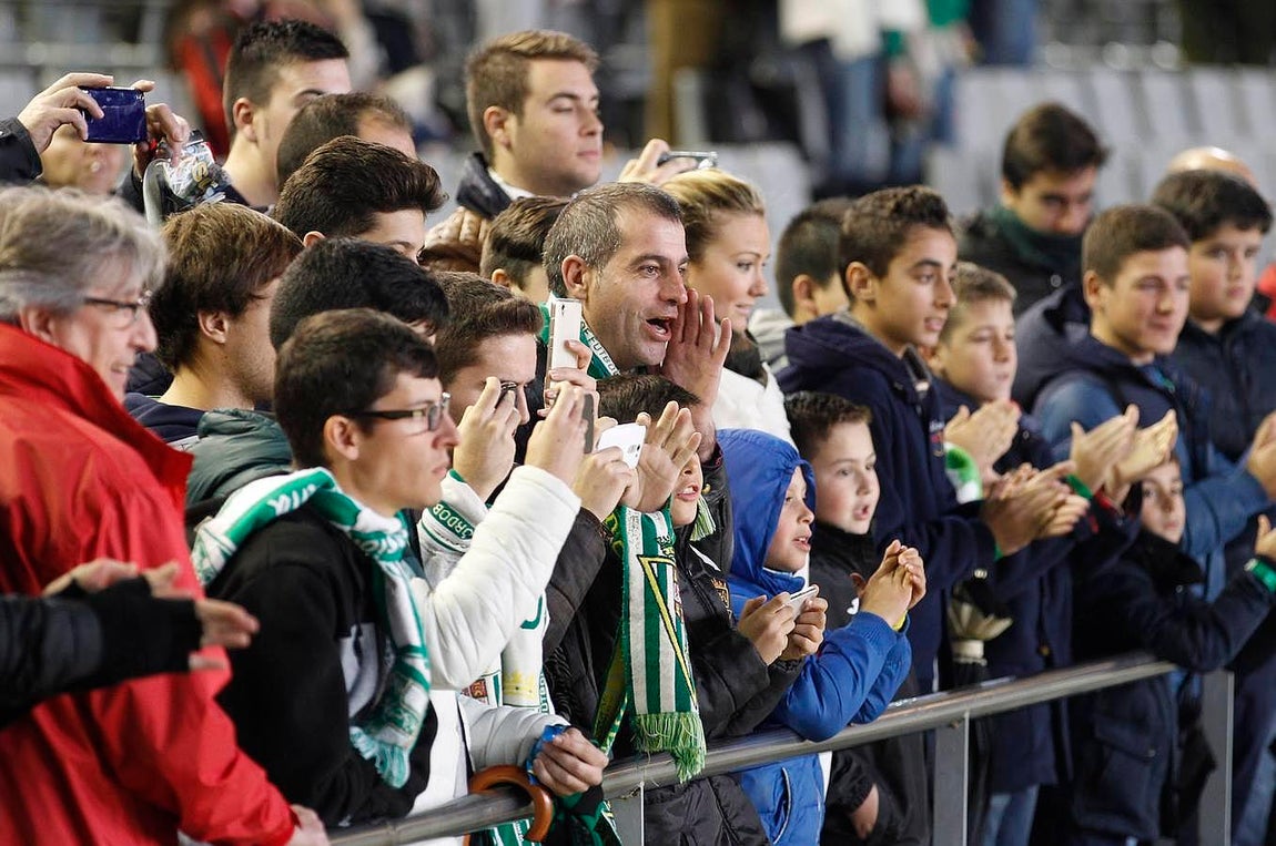 En imágenes, el ambiente en la grada de El Arcángel