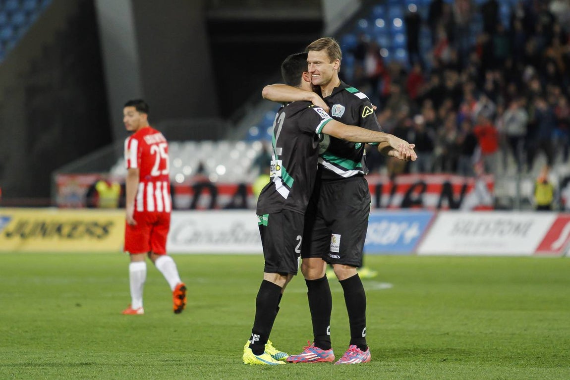 Victoria del Córdoba en Almería (0-1). Los Oltra son segundos en la tabla clasificatoria tras ganar con un gol de Florin Andone