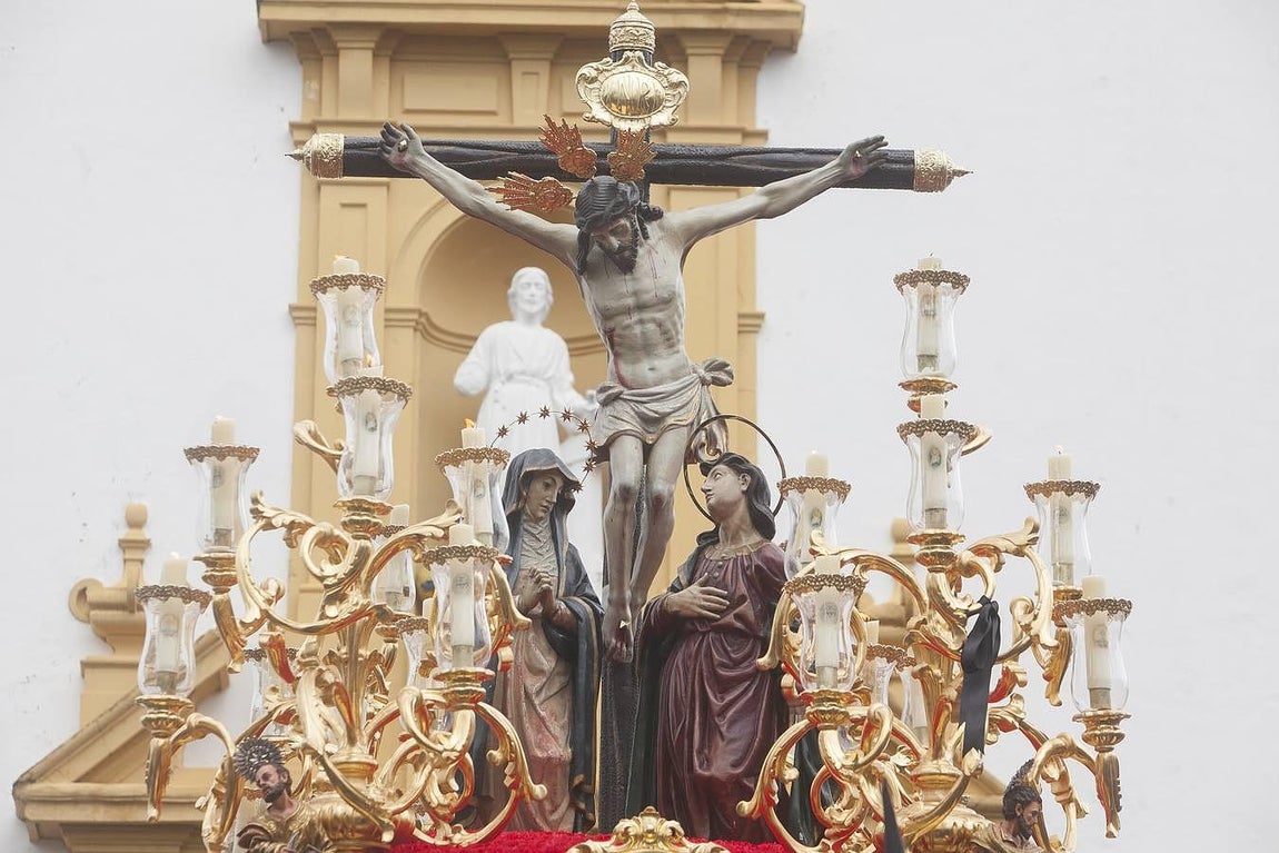 La lluvia obligó al Amor a volver a su templo
