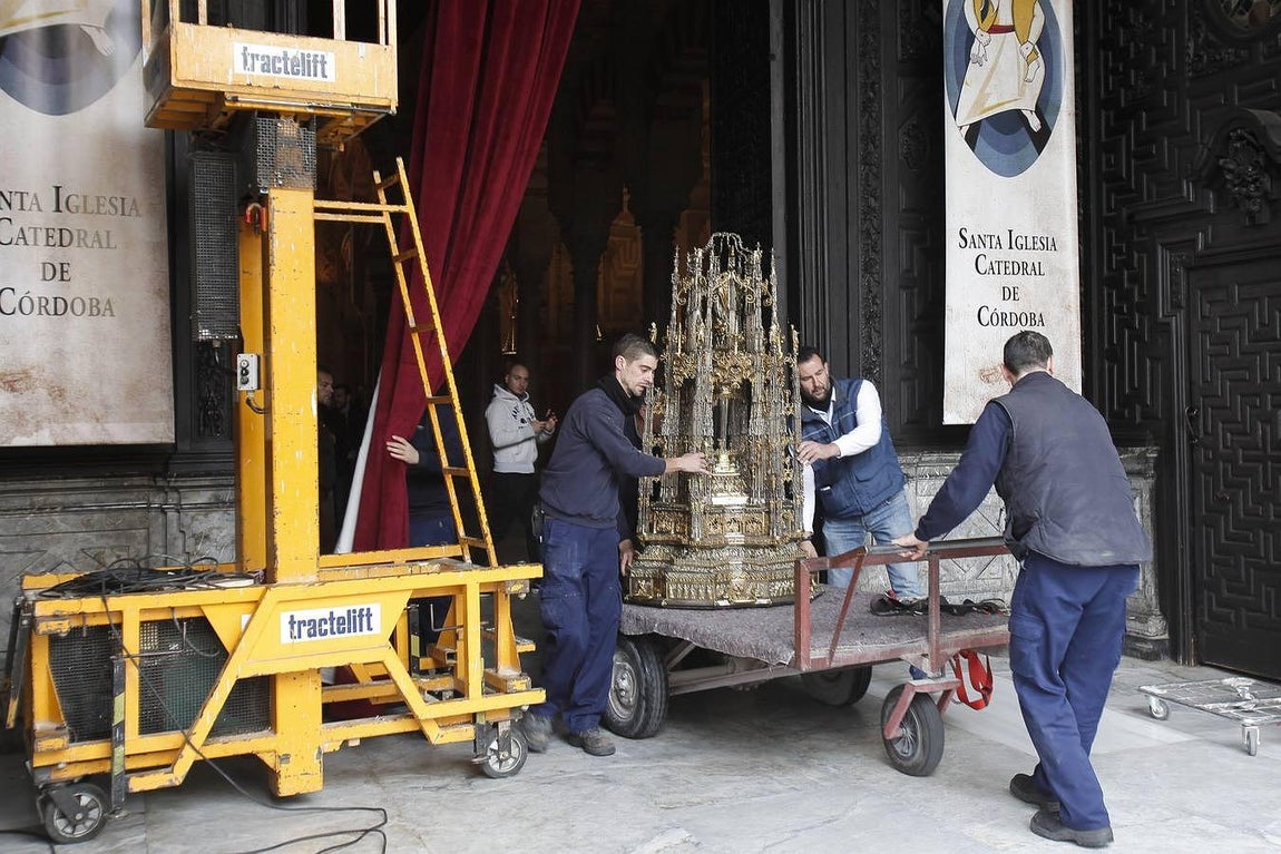 En imágenes, la Custodia de Arfe en el altar de la Catedral de Córdoba