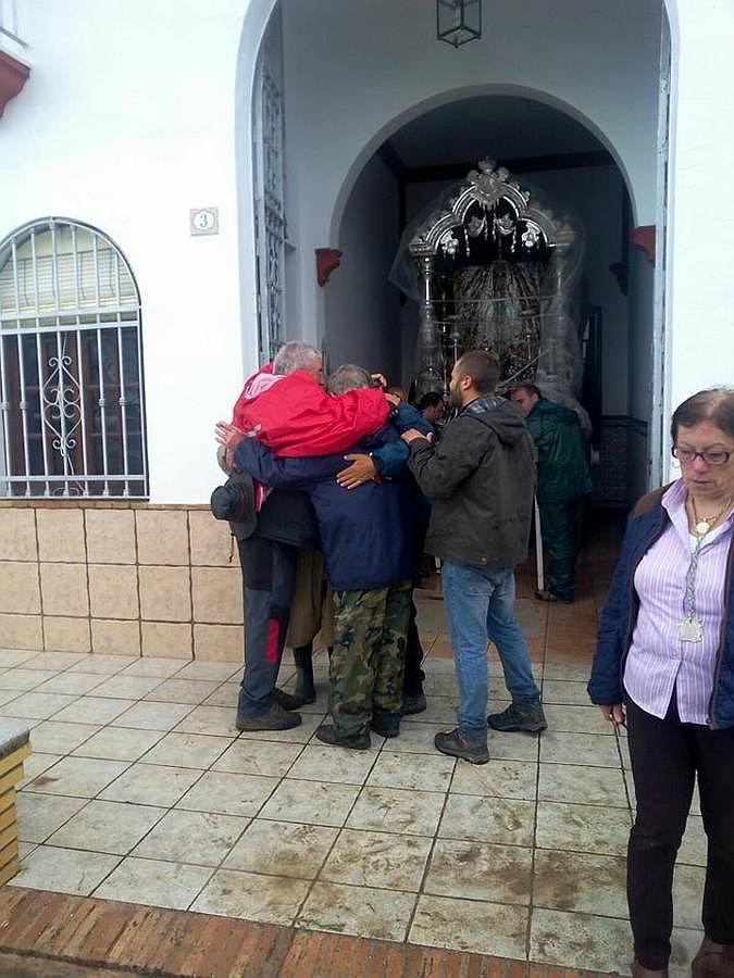 Los Cuatro peregrinos vascos ante el Simpecado de Lucena (Córdoba)