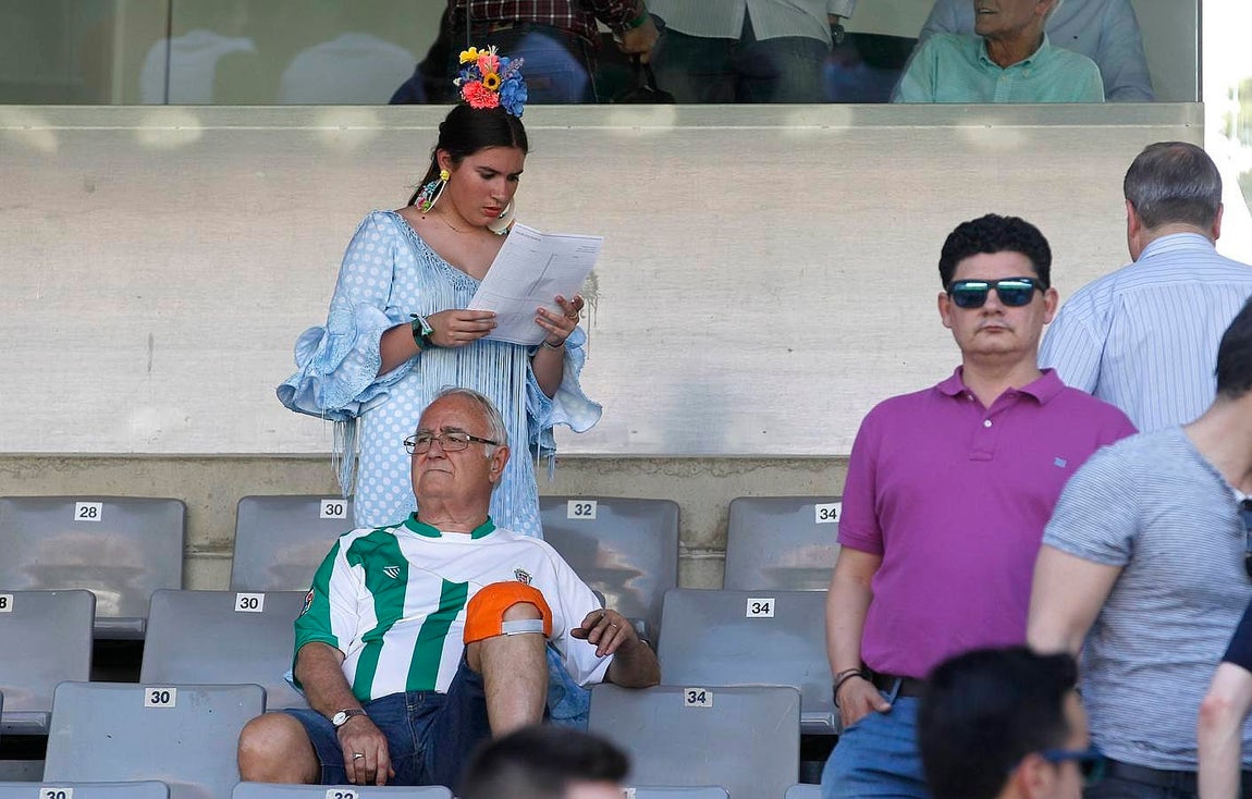 En imágenes, el ambiente en la grada del Córdoba-Elche