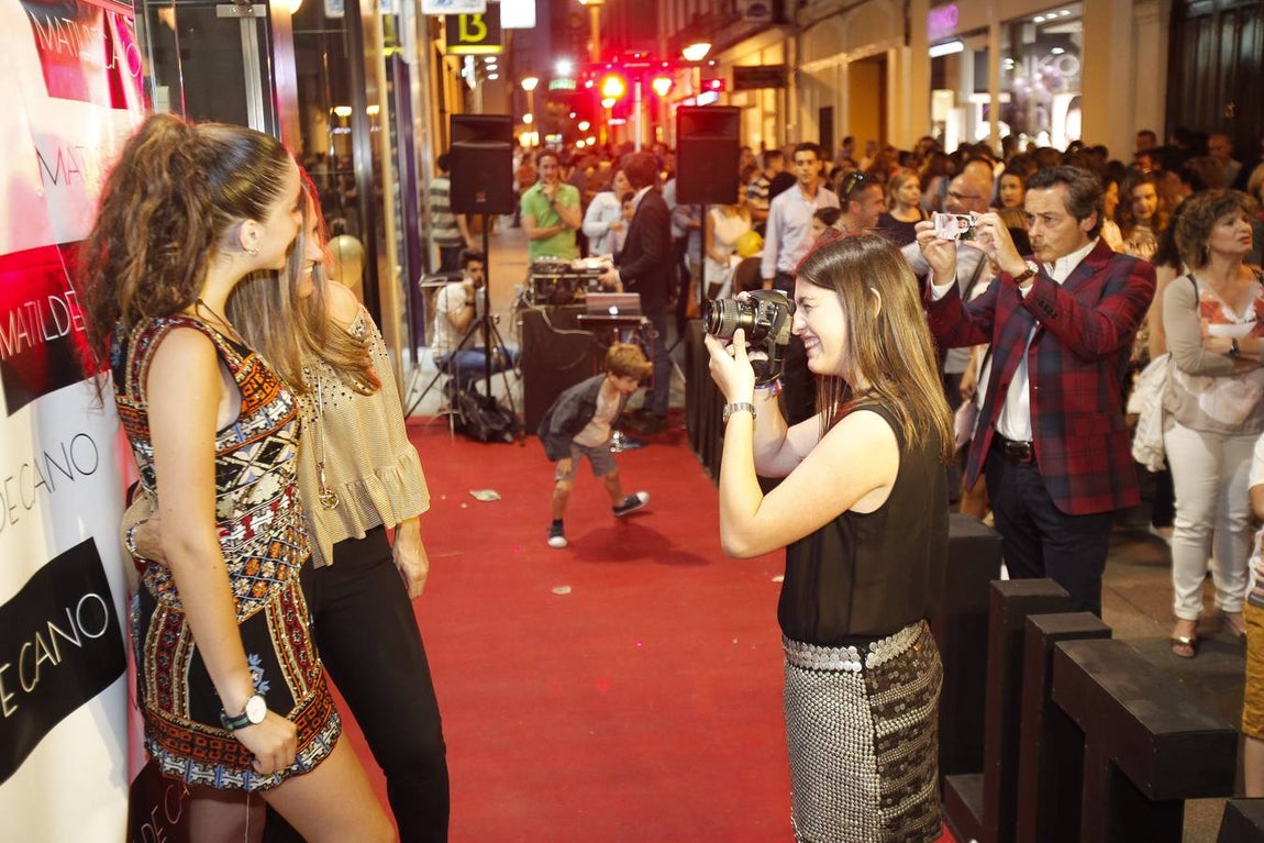 Estampas de una noche de compras en Córdoba