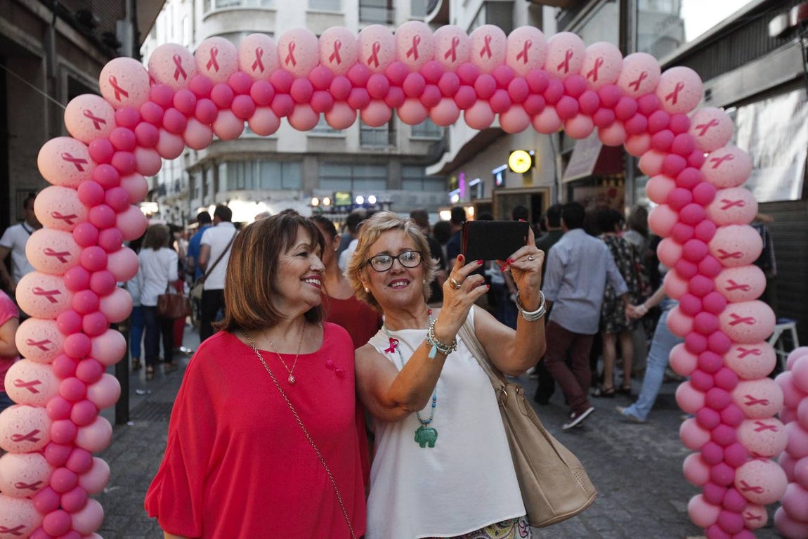 Estampas de una noche de compras en Córdoba