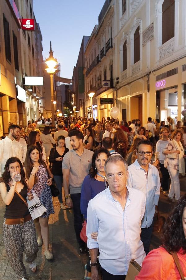 Estampas de una noche de compras en Córdoba