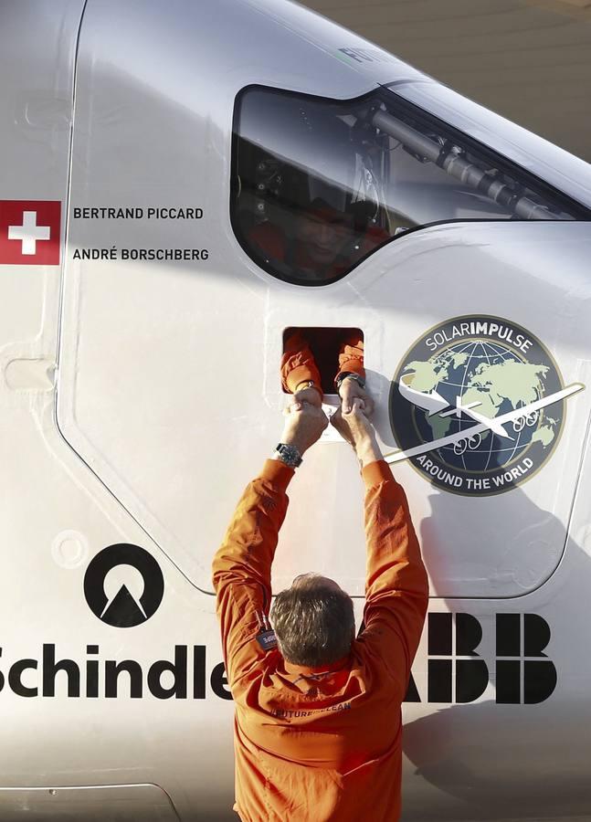 Las mejores imágenes de la llegada del avión Solar Impulse