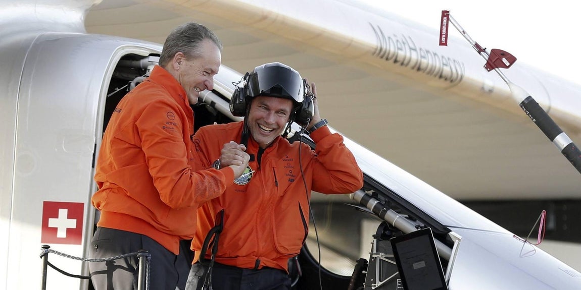 Las mejores imágenes de la llegada del avión Solar Impulse