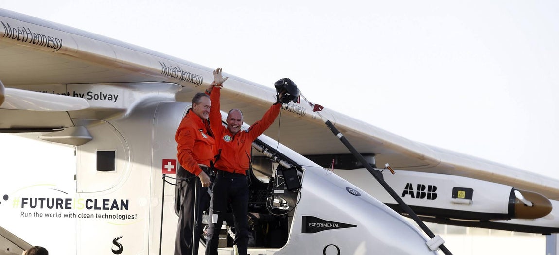 Las mejores imágenes de la llegada del avión Solar Impulse