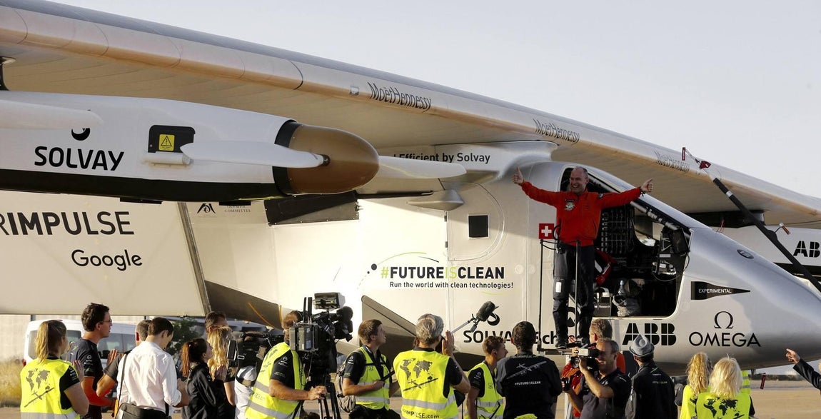 Las mejores imágenes de la llegada del avión Solar Impulse