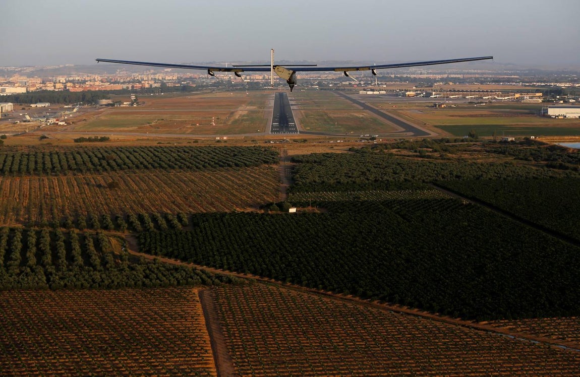 Las mejores imágenes de la llegada del avión Solar Impulse
