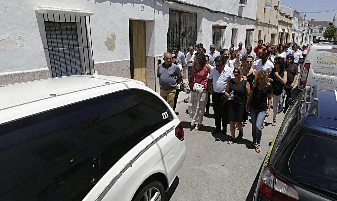 La localidad ha decretado tres días de luto oficial por la muerte de su artista más conocido