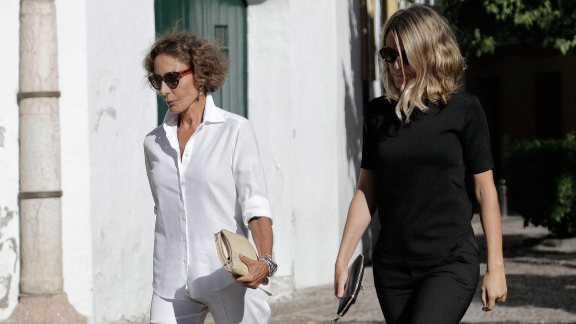 Familia y amigos despiden al duque de Medinaceli en la Casa Pilatos de Sevilla