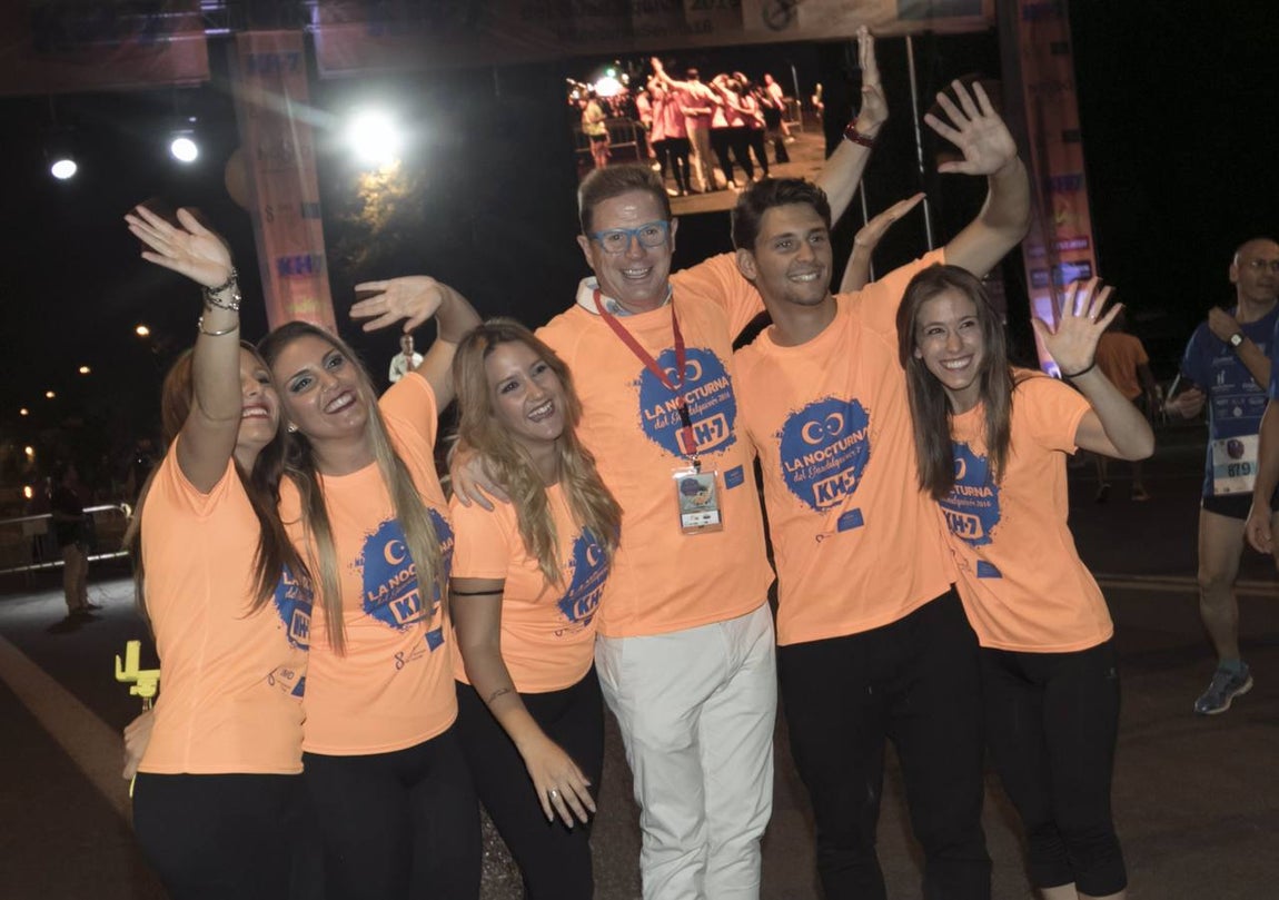 Los sevillanos disfrutan del «running» en la Nocturna