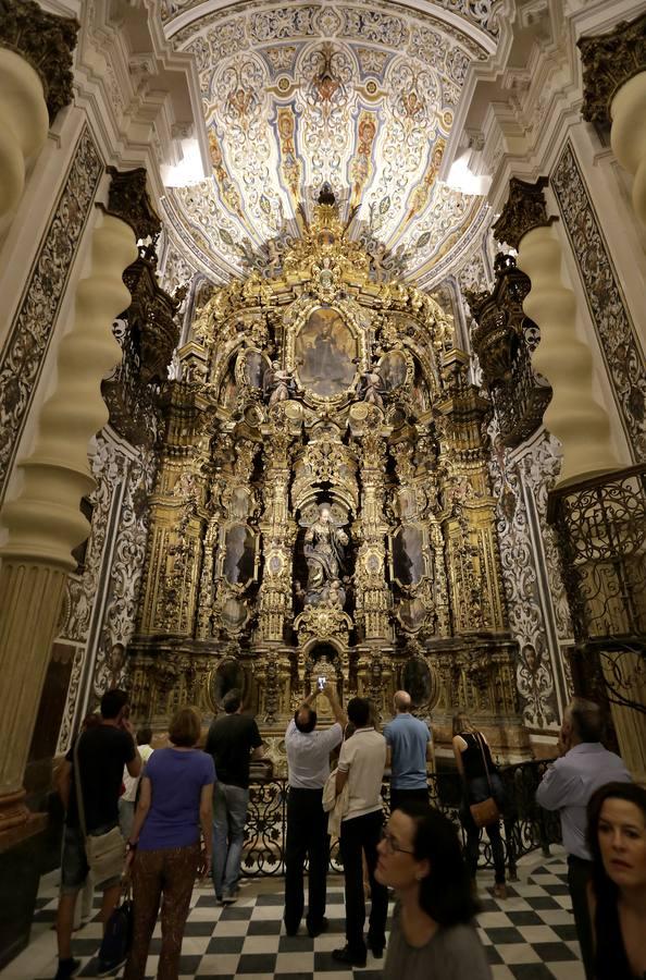 Impresionante retablo en San Luis de los Franceses