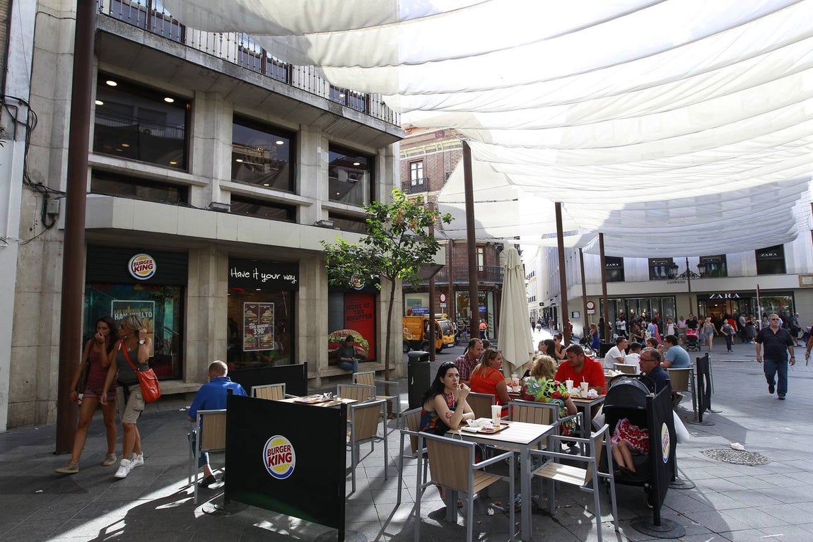 Veladores del Burguer King en La Campana. 