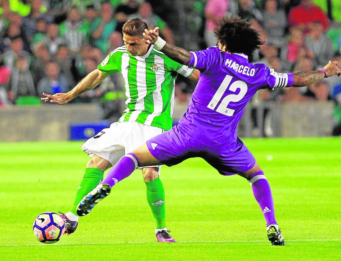 El Betis pierde ante el Real Madrid en el Villamarín