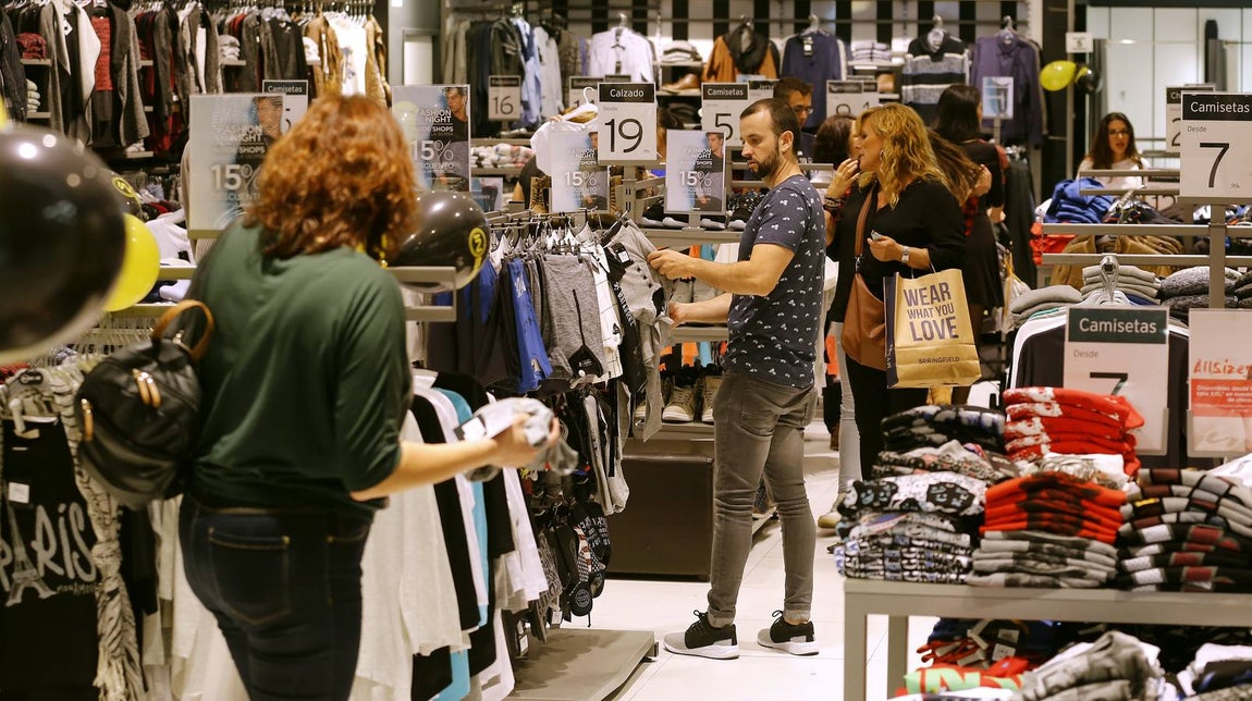 Exitosa primera «Shopping Night» de La Sierra, en imágenes