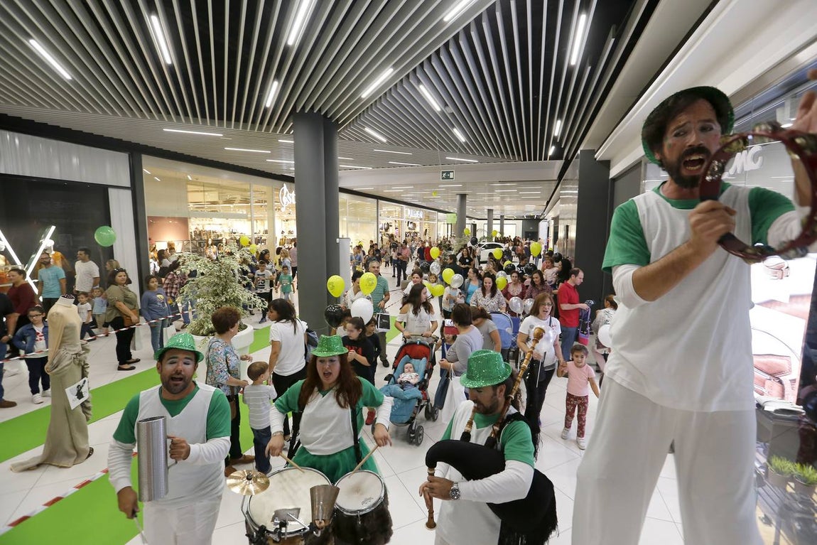 Exitosa primera «Shopping Night» de La Sierra, en imágenes