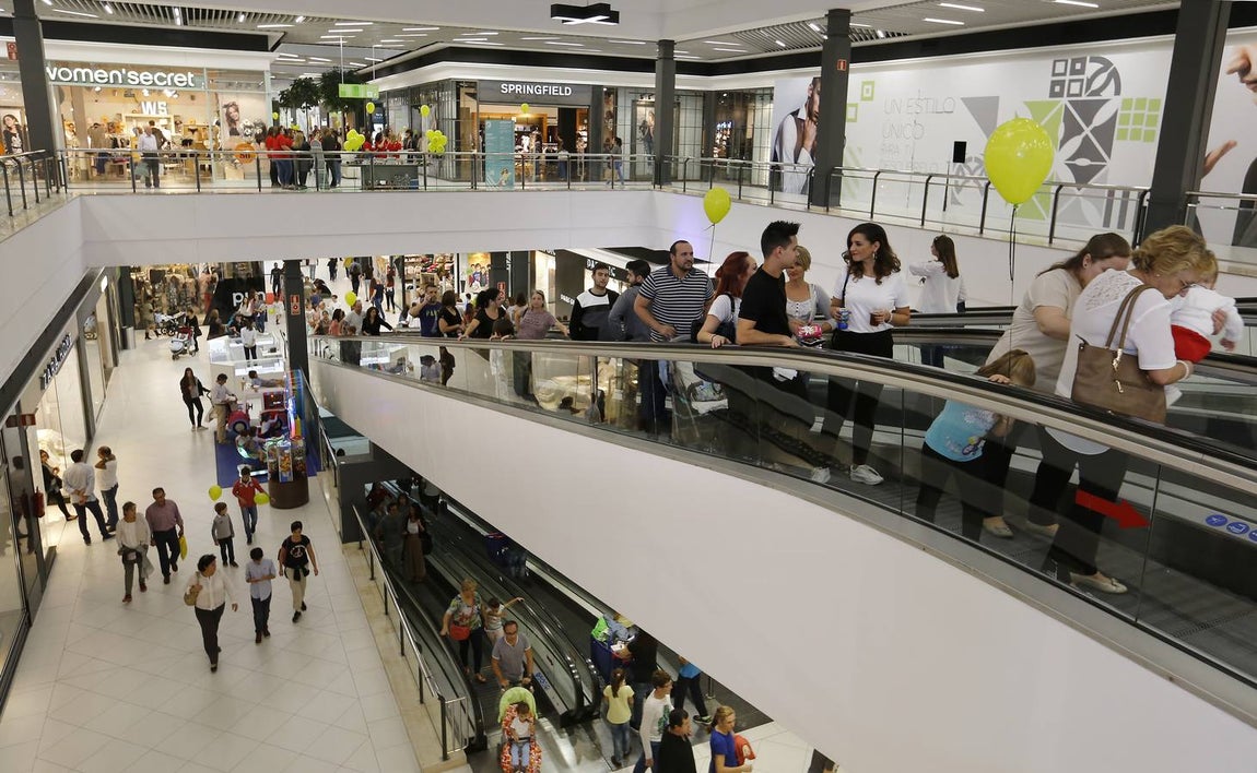 Exitosa primera «Shopping Night» de La Sierra, en imágenes