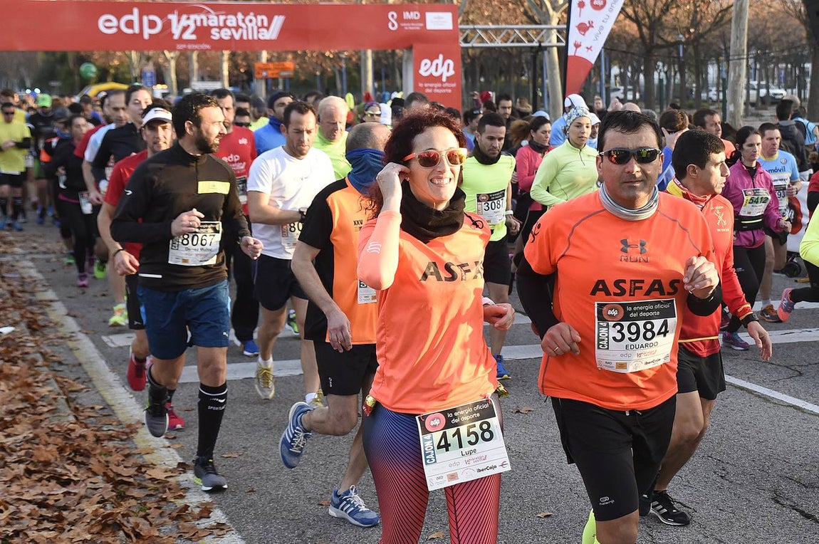 ¿Has corrido la Media Maratón de Sevilla? ¡Búscate en las imágenes!
