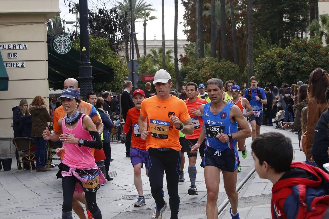 ¿Has corrido el Maratón de Sevilla? ¡Búscate en las imágenes! (II)