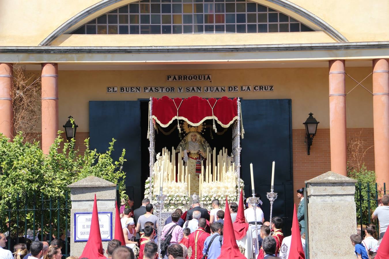 Las fotos de Padre Pío Palmete el Sábado de Pasión de la Semana Santa de Sevilla 2017
