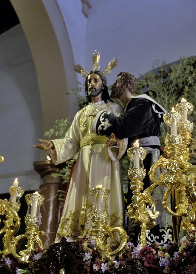 Las fotos del Beso de Judas el Lunes Santo de la Semana Santa de Sevilla 2017