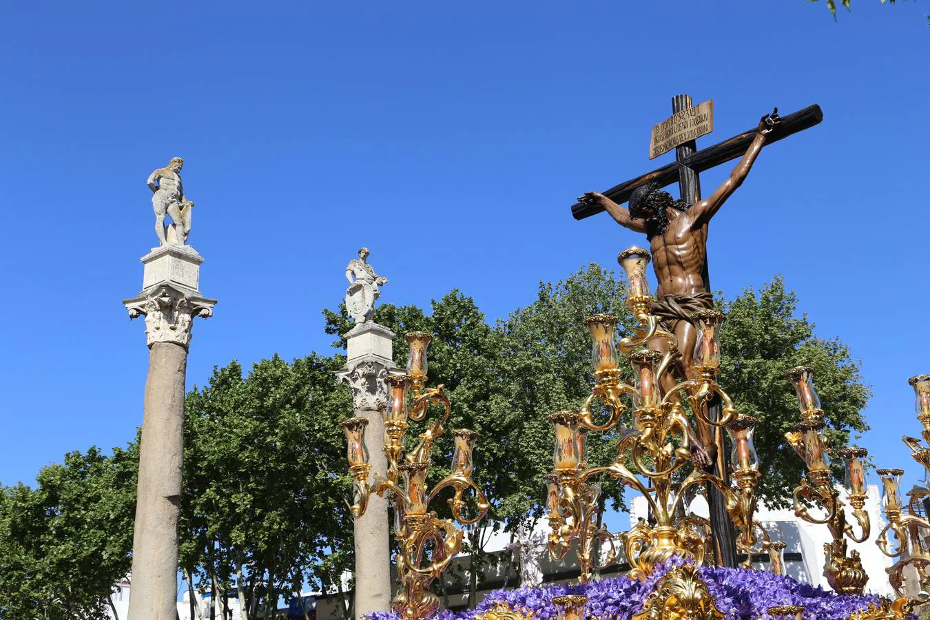 Las fotos de Los Javieres en el Martes Santo de la Semana Santa de Sevilla 2017