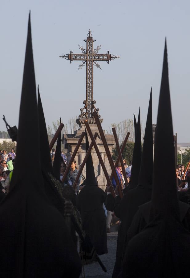 Las fotos de la Soledad del Viernes Santo de la Semana Santa de Córdoba 2017