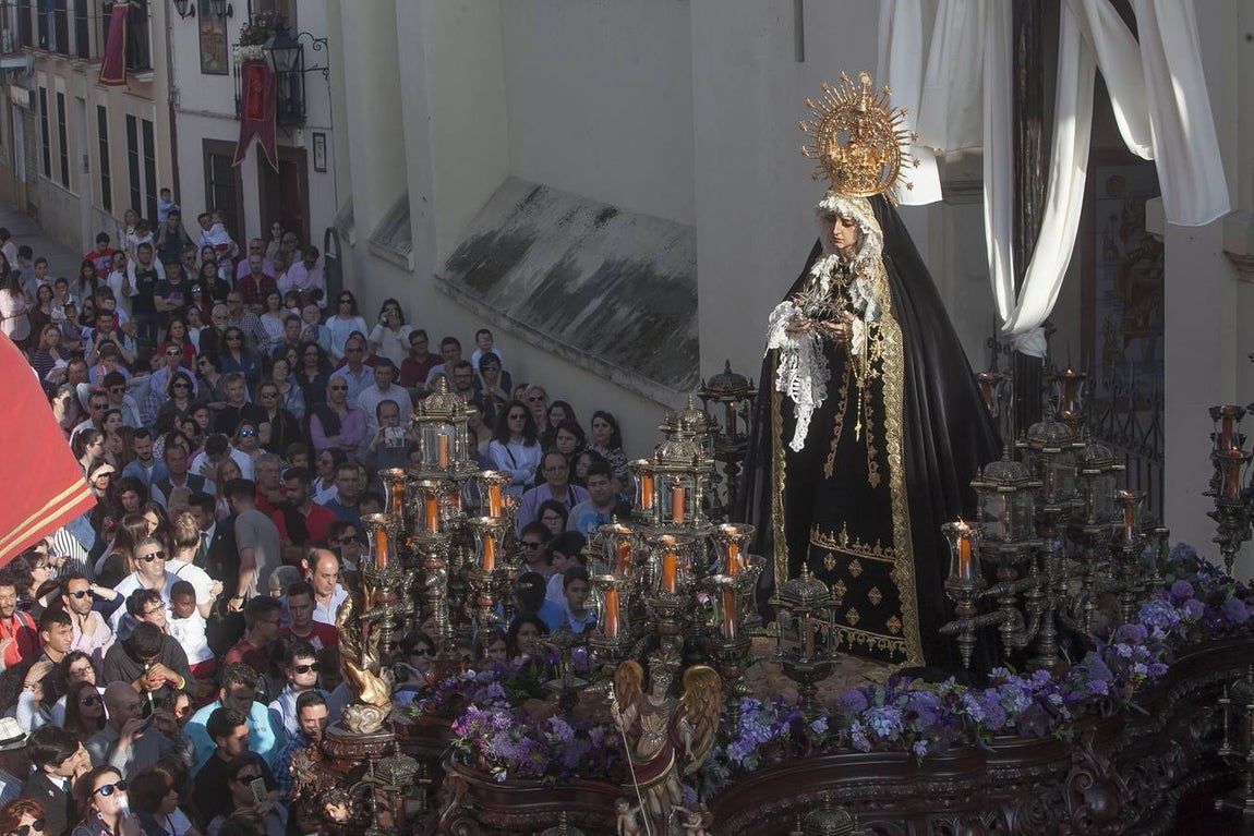 Las fotos de la Soledad del Viernes Santo de la Semana Santa de Córdoba 2017