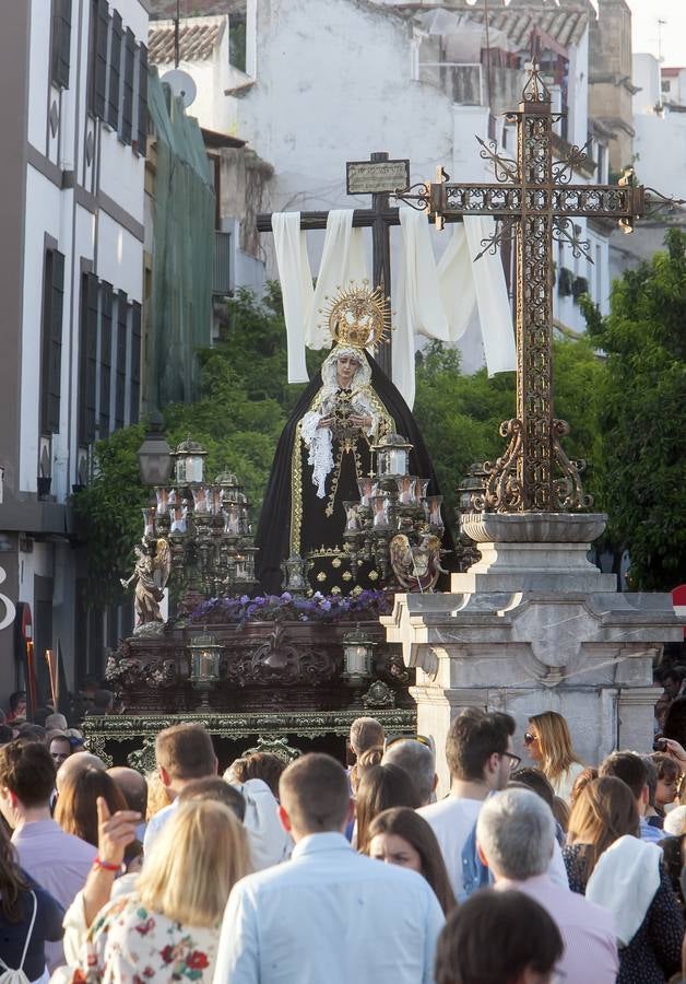 Las fotos de la Soledad del Viernes Santo de la Semana Santa de Córdoba 2017