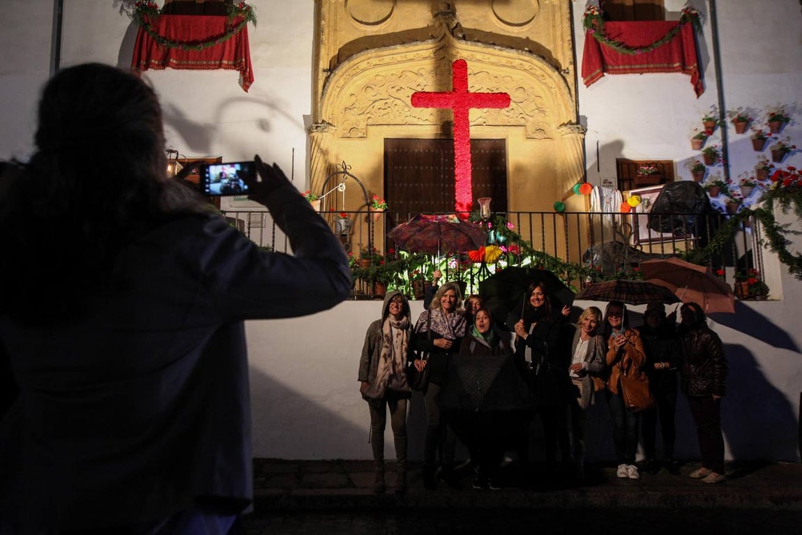 En imágenes, el primer día de las Cruces de Mayo de Córdoba 2017