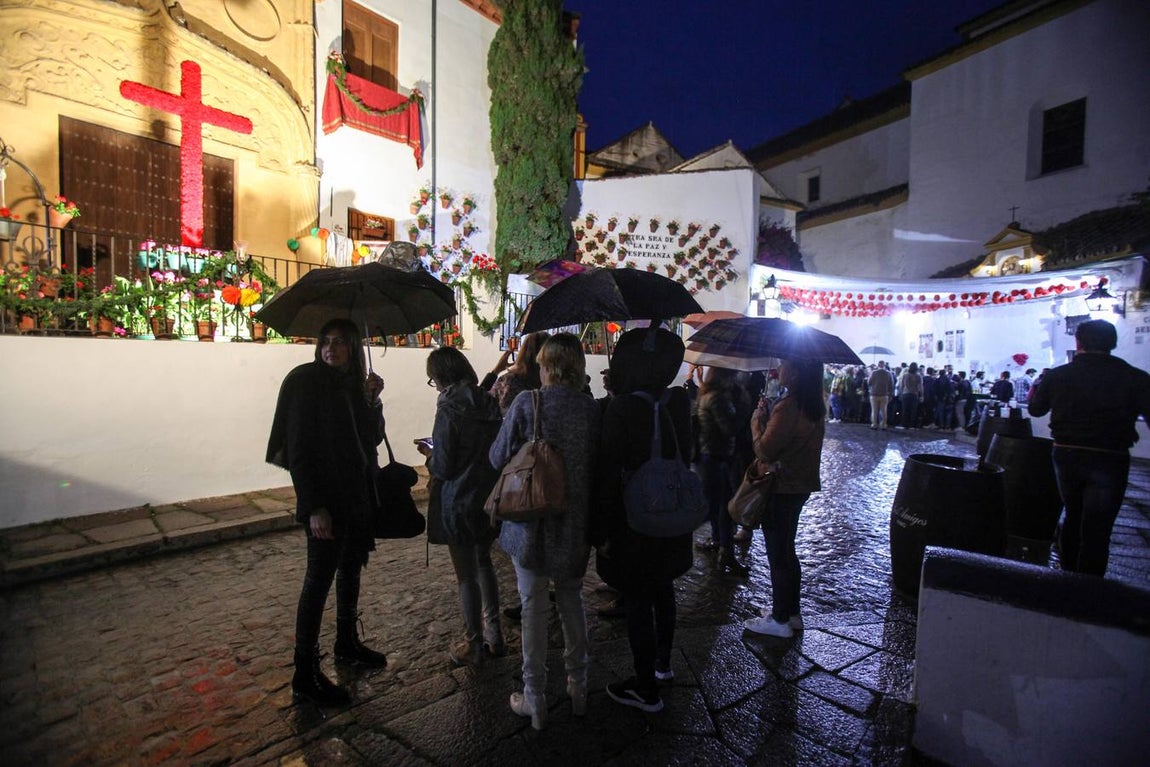 En imágenes, el primer día de las Cruces de Mayo de Córdoba 2017