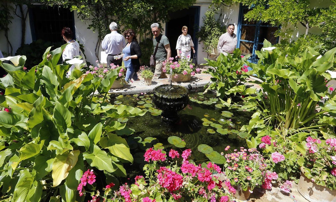Los patios del Palacio de Viana de Córdoba, en imágenes