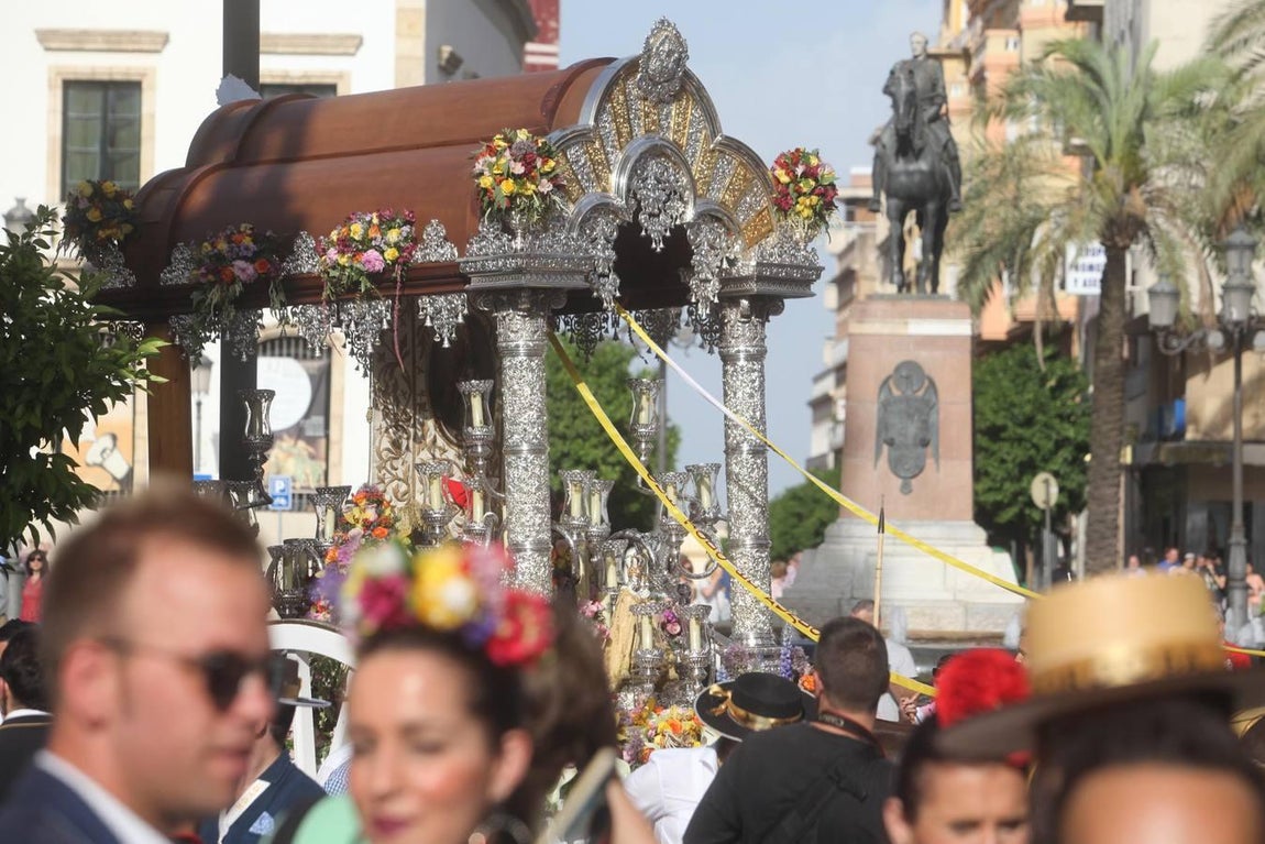 La salida de la Hermandad del Rocío de Córdoba, en imágenes