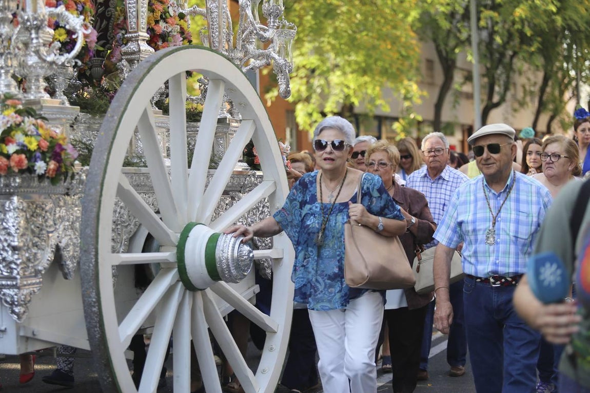 La salida de la hermandad del Rocío de Sevilla Sur, en imágenes