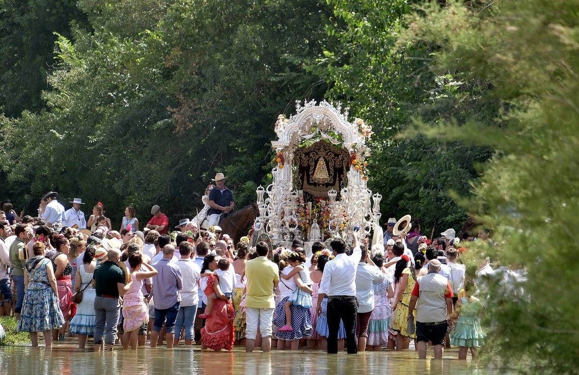 El paso del Vado del Quema de Triana, Sevilla Sur y Sevilla