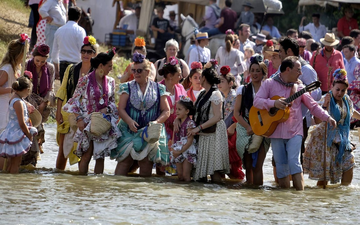 El paso del Vado del Quema de Triana, Sevilla Sur y Sevilla