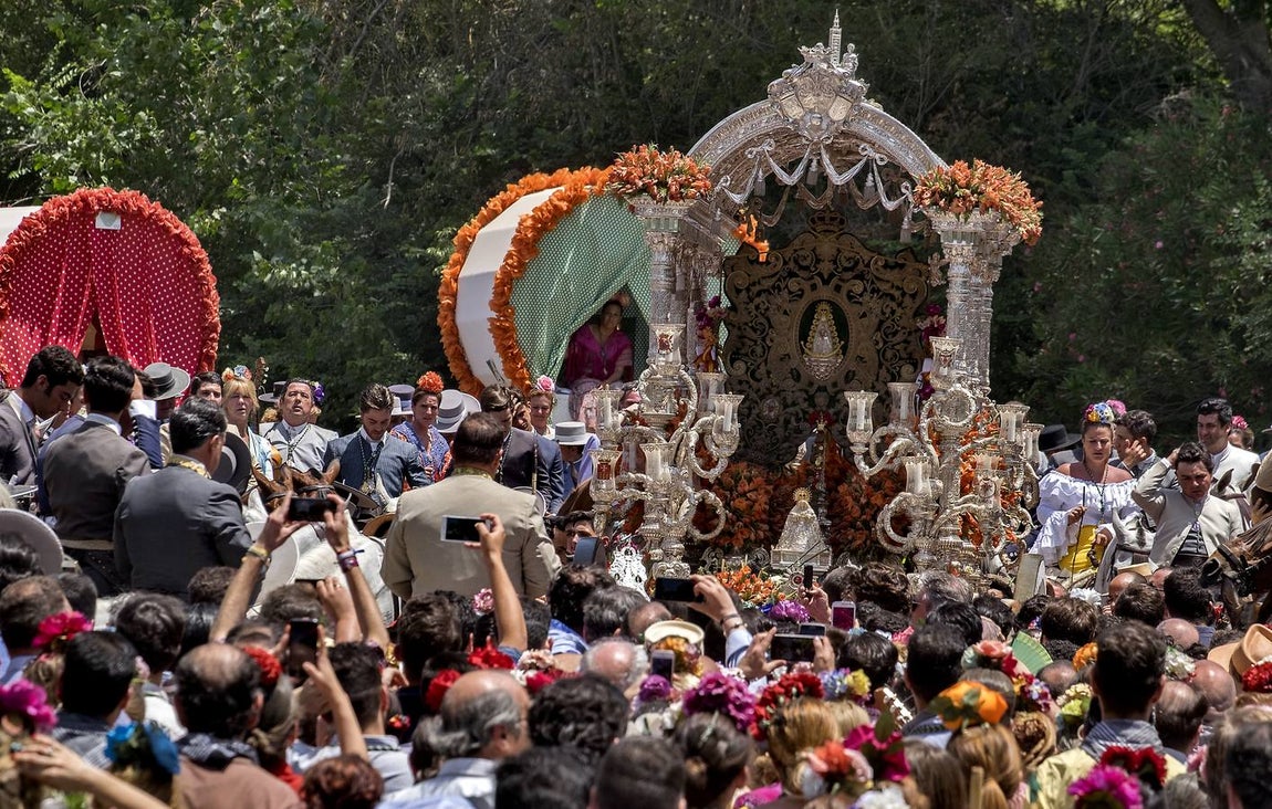 El paso del Vado del Quema de Triana, Sevilla Sur y Sevilla