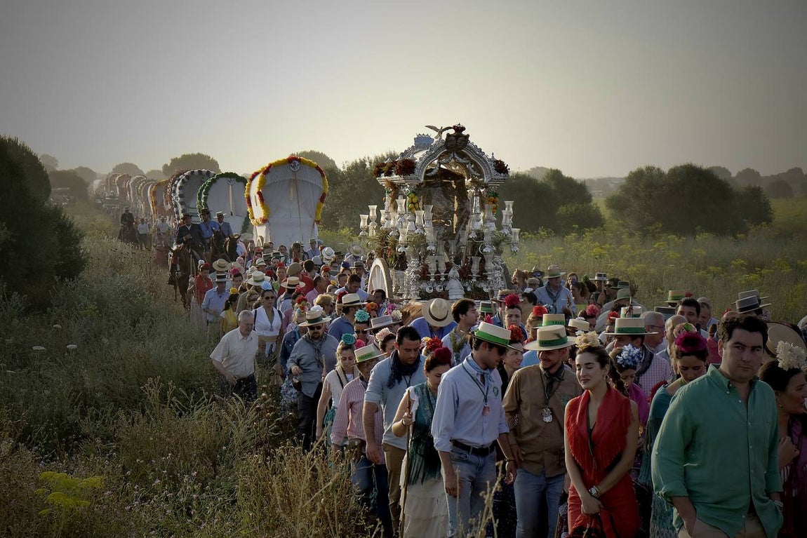 El paso del Vado del Quema de Triana, Sevilla Sur y Sevilla