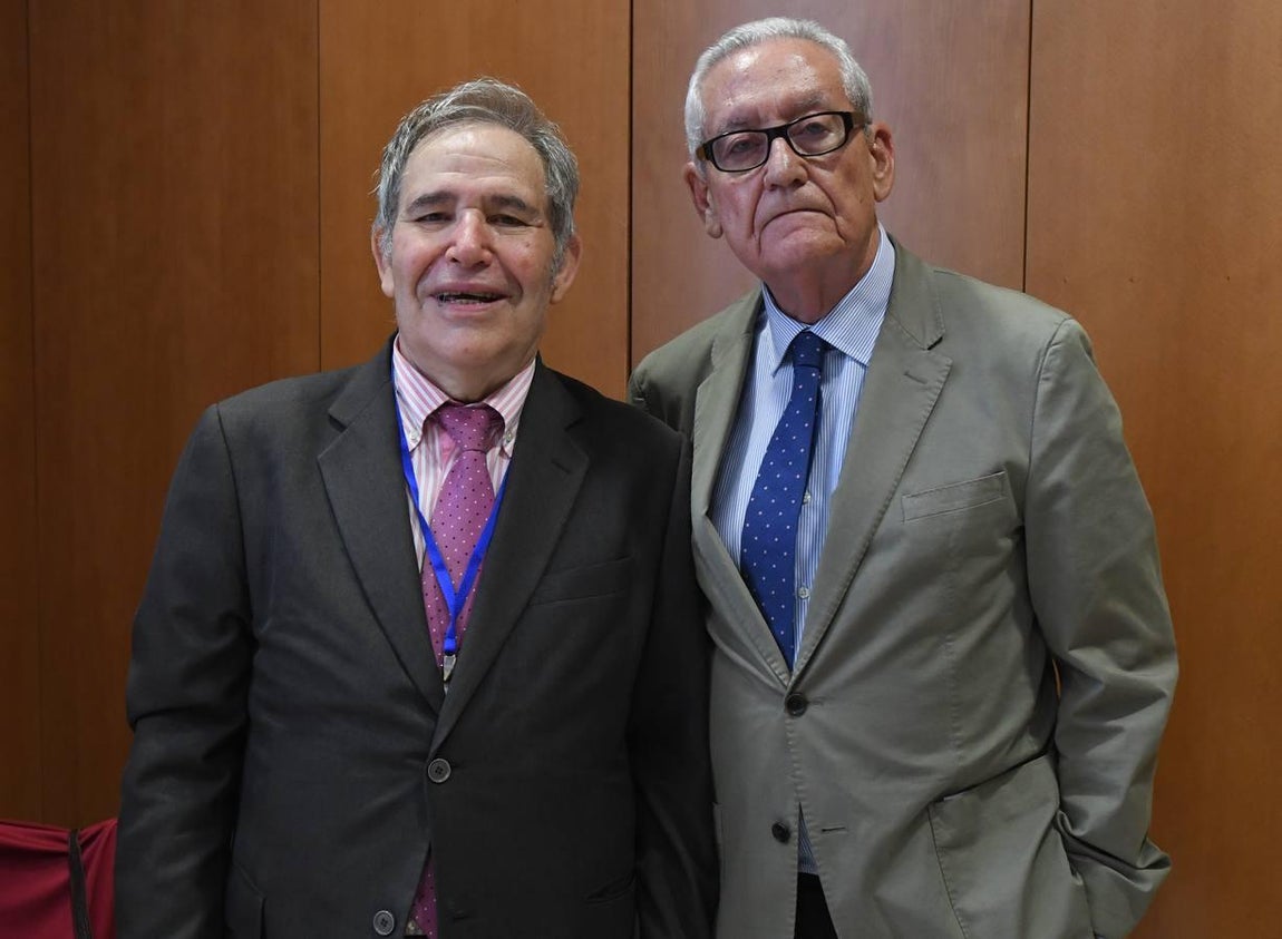 Ángel Lopez, ex presidente del Parlamento, y Rafael Escuredo, ex presidente de la Junta de Andalucía