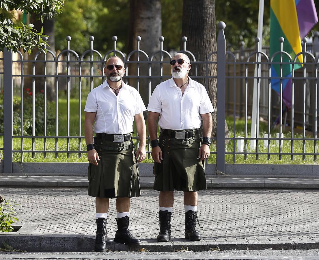 Las mejores imágenes del «Orgullo gay» en Sevilla