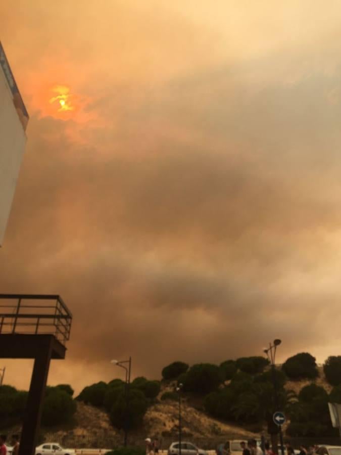 Las fotos del fuego desde Matalascañas